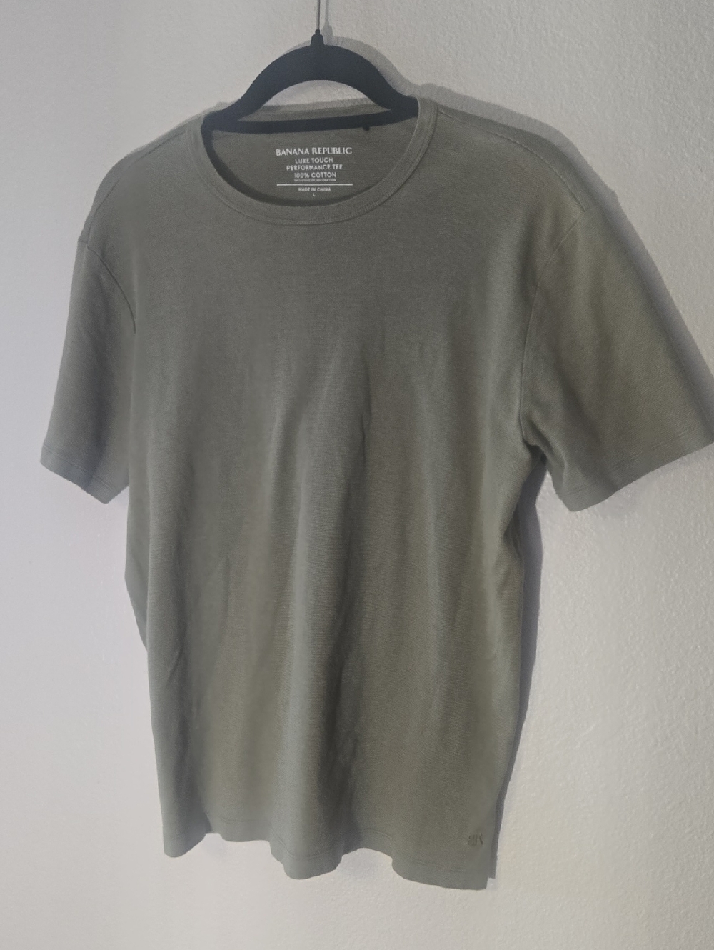Banana Republic Men’s Short-Sleeve Crewneck T-Shirt — Olive